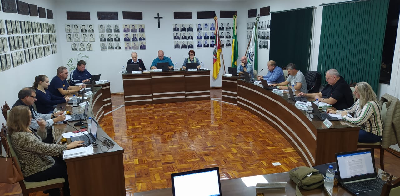 Legislativo arroio-meense aprecia nove projetos do Poder Executivo