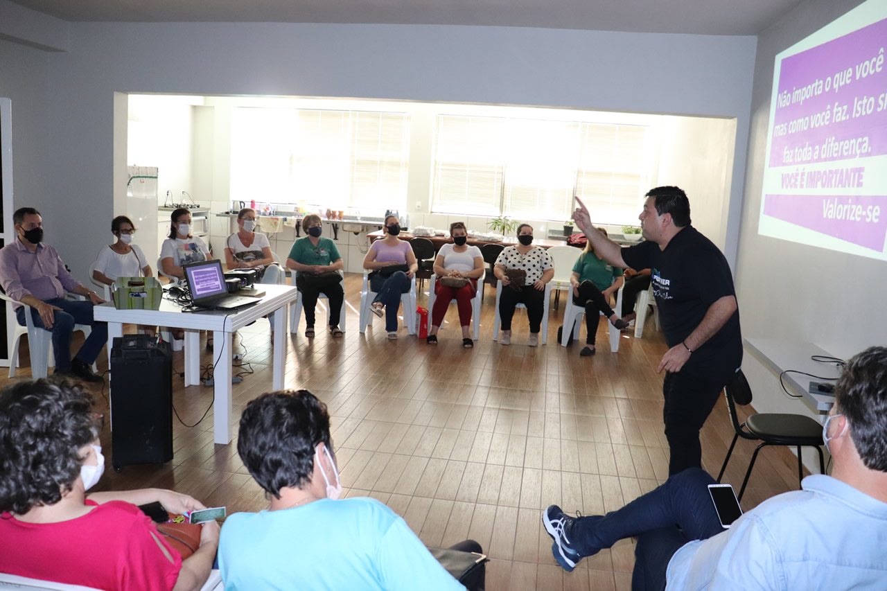 Projeto oferecerá aulas de dança para pessoas acima de 60 anos