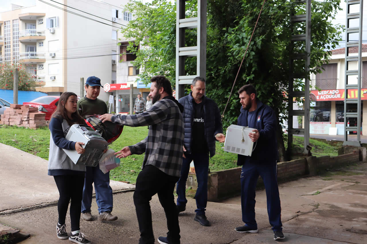 Mais de 250 eletrônicos foram descartados no último sábado