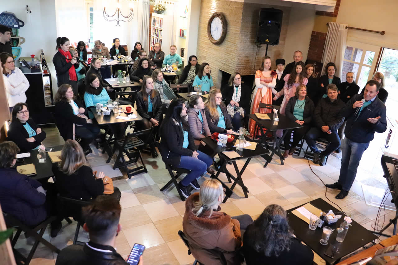 Contação de histórias e apresentações artísticas marcam o início da 18ª CulturArte