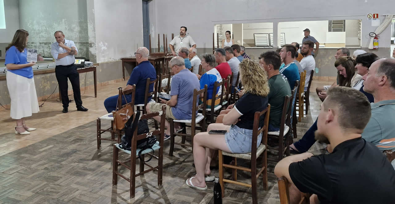 Reunião comunitária aborda o Programa Nacional de Crédito Fundiário