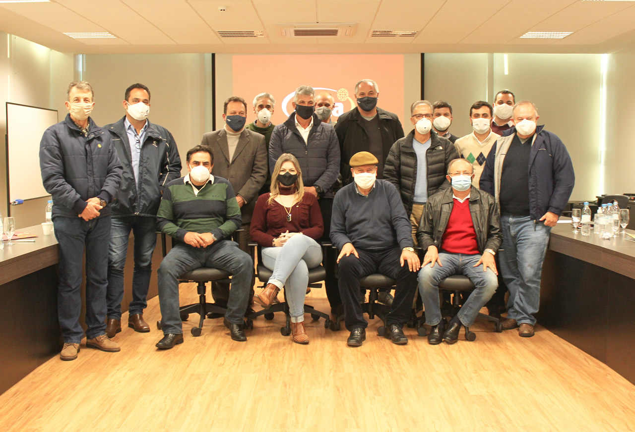 Comissão da Câmara dos Deputados busca expertise na Dália para elaborar políticas públicas ao setor leiteiro