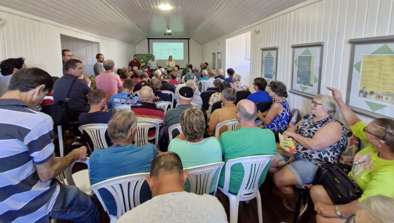 Agricultores participam de encontro sobre CAF na Casa do Museu
