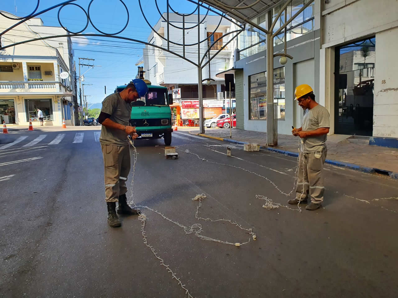 Espaços públicos recebem atenção especial para os eventos de aniversário e Natal