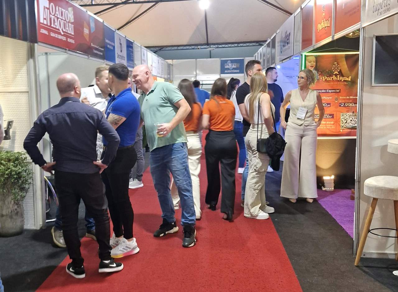 Com mais de 100 expositores, Imove segue até domingo