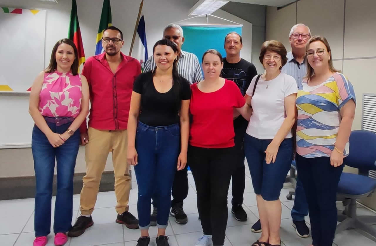 Arroio do Meio assina mais cinco contratos de Compra Assistida