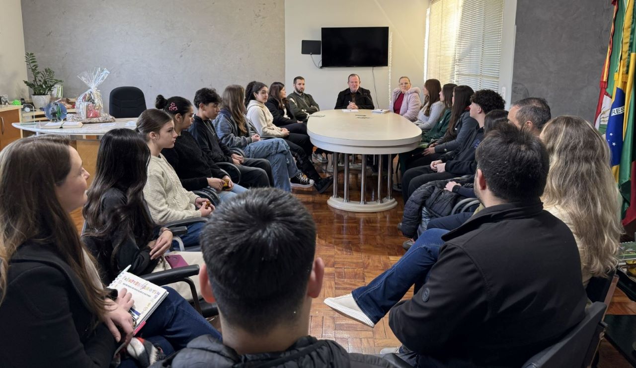 Vereadores Mirins participam de encontro com o Executivo