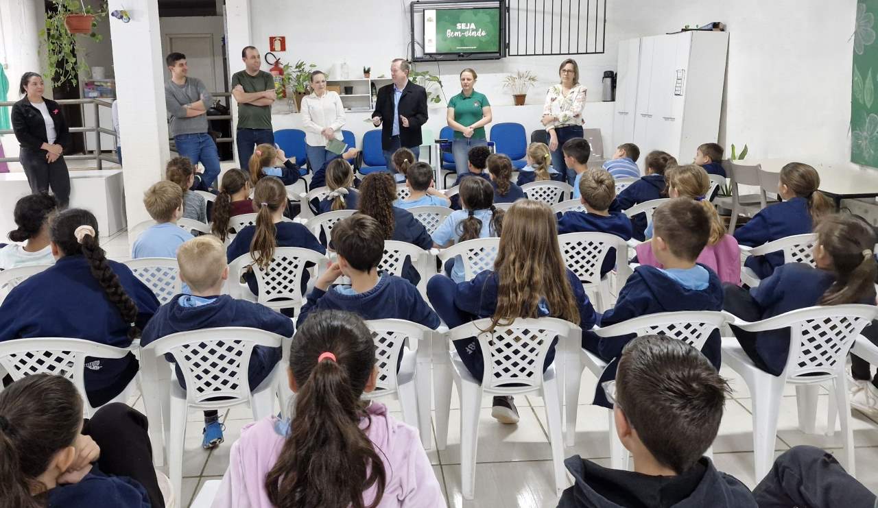 Programa de conscientização sobre a causa animal começa pelas escolas