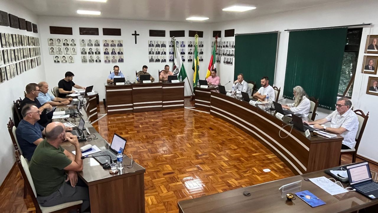 Primeira sessão de 2026: Câmara de Arroio do Meio analisa pacote que inclui obras, novo abrigo e reajustes