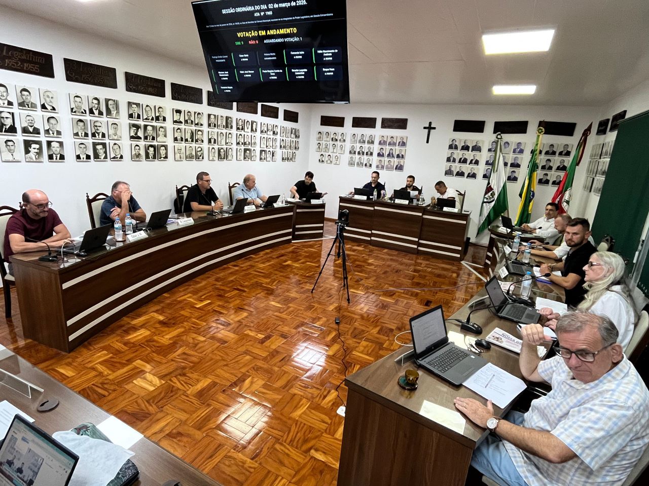 Momento histórico: sessões começam a ser transmitidas ao vivo pela internet
