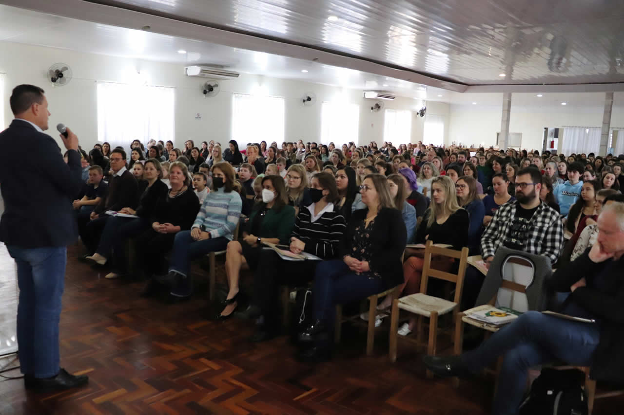 Seminário de Educação aborda o tema “Um olhar para o educador”