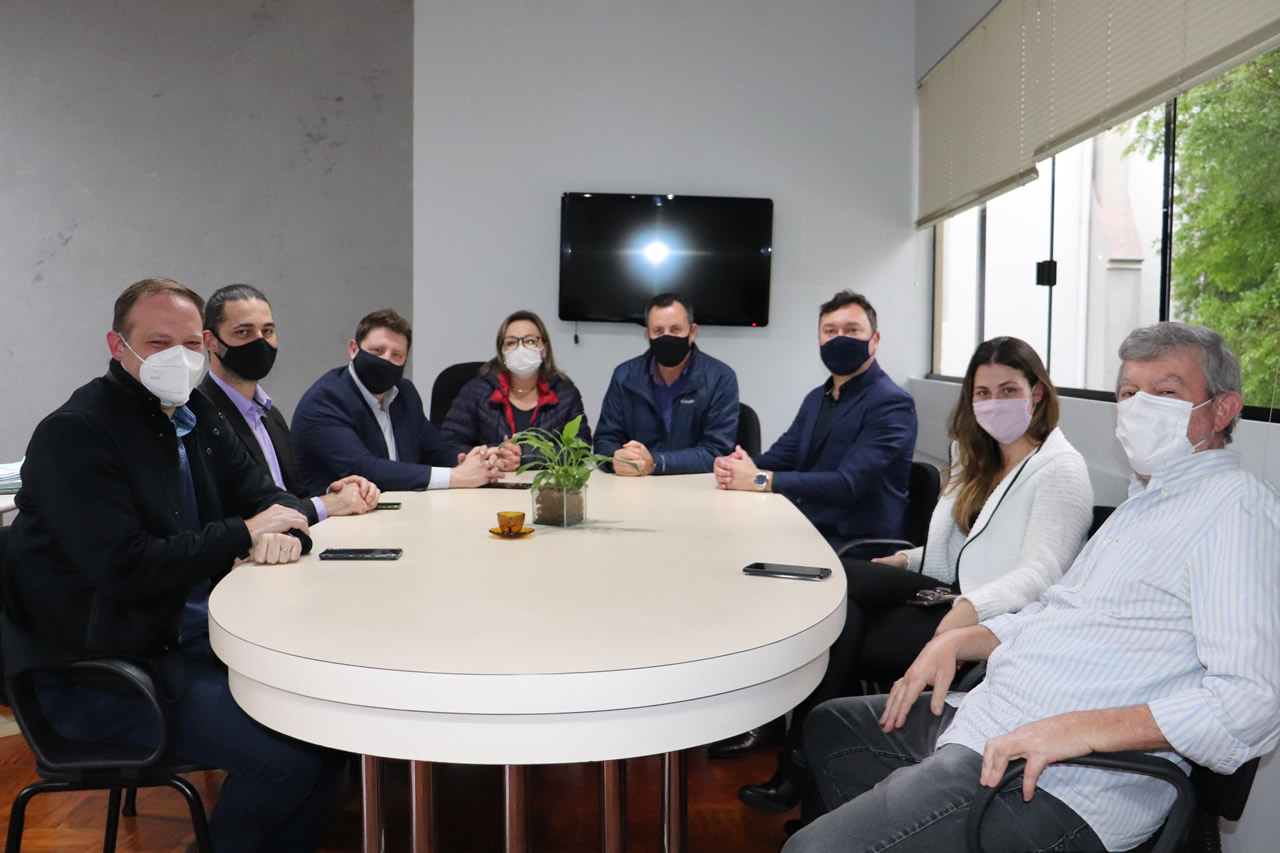 Administração recebe visita do presidente da FGTAS