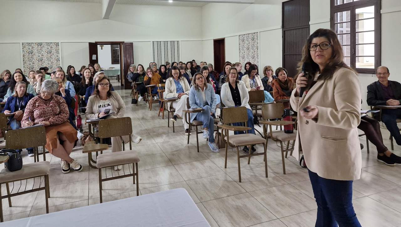 1º Encontro Regional debate estratégias públicas para o envelhecimento saudável