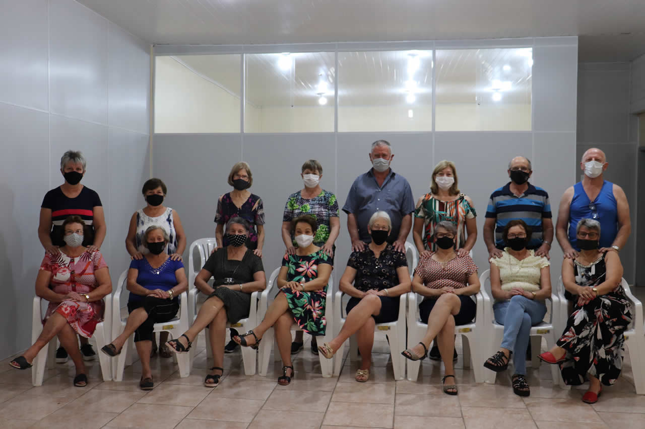 Dança para terceira idade proporciona qualidade de vida aos idosos do município