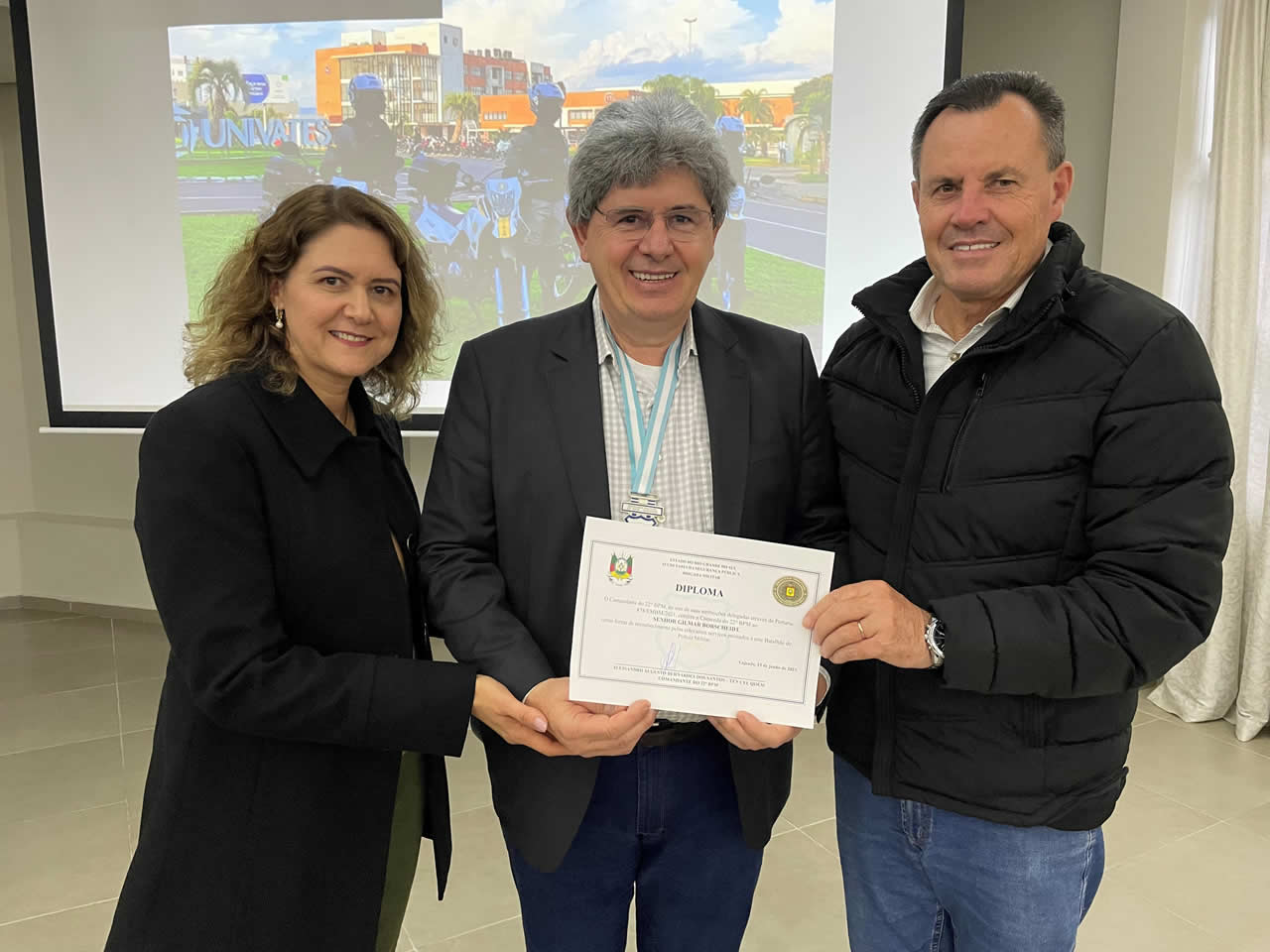 Diretor da Girando Sol, Gilmar Borscheid é condecorado com Comenda do 22º BPM