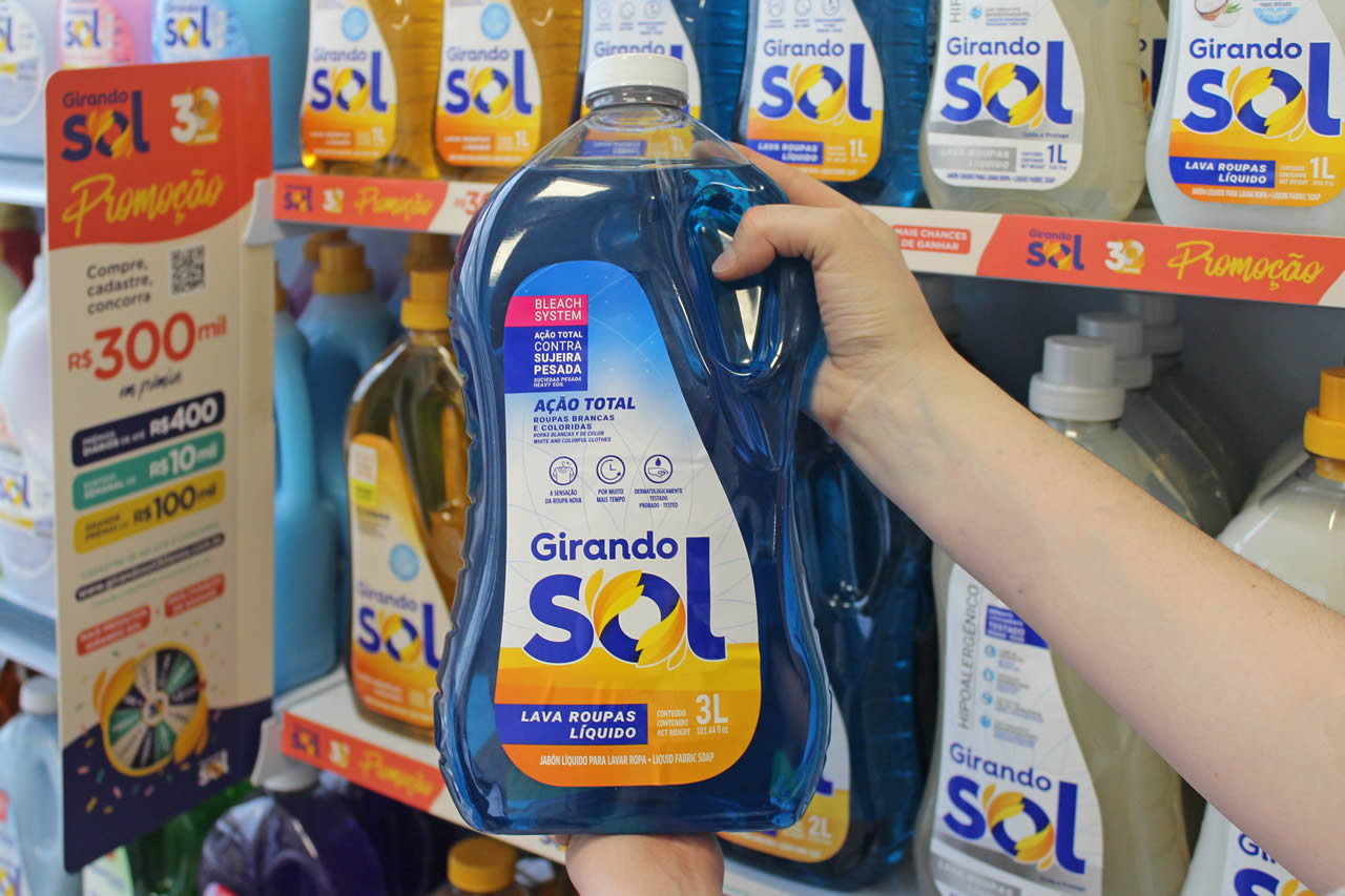 Girando Sol lança novas embalagens de lava roupas líquido e desinfetantes