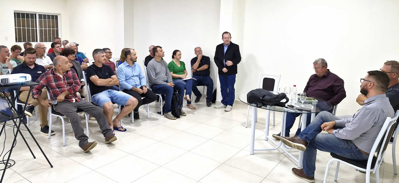Energia elétrica é pauta de reunião comunitária