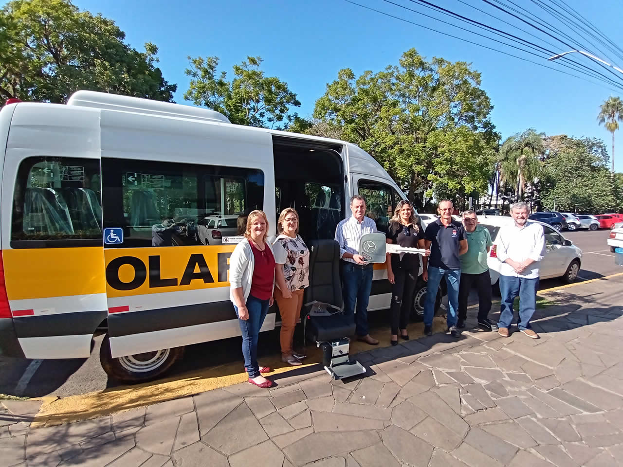 Município adquire veículo para a Educação