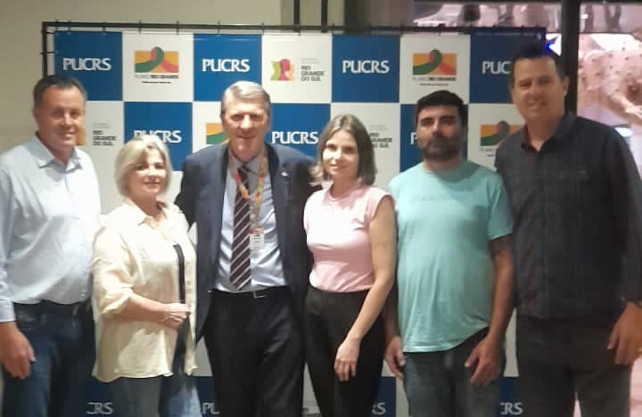 MEIs que participaram de capacitação da PUC recebem diplomas