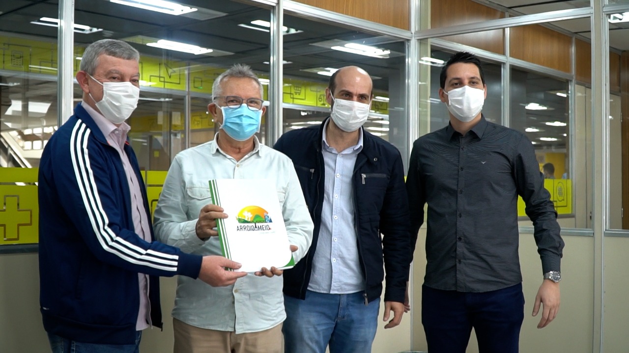 Município protocola pedido de pavimentação asfáltica no interior