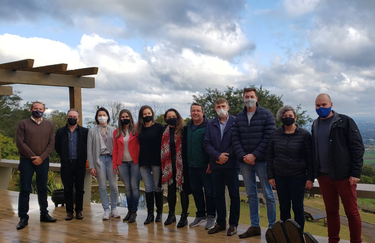 Amturvales reúne entidades para discutir plano estratégico de turismo