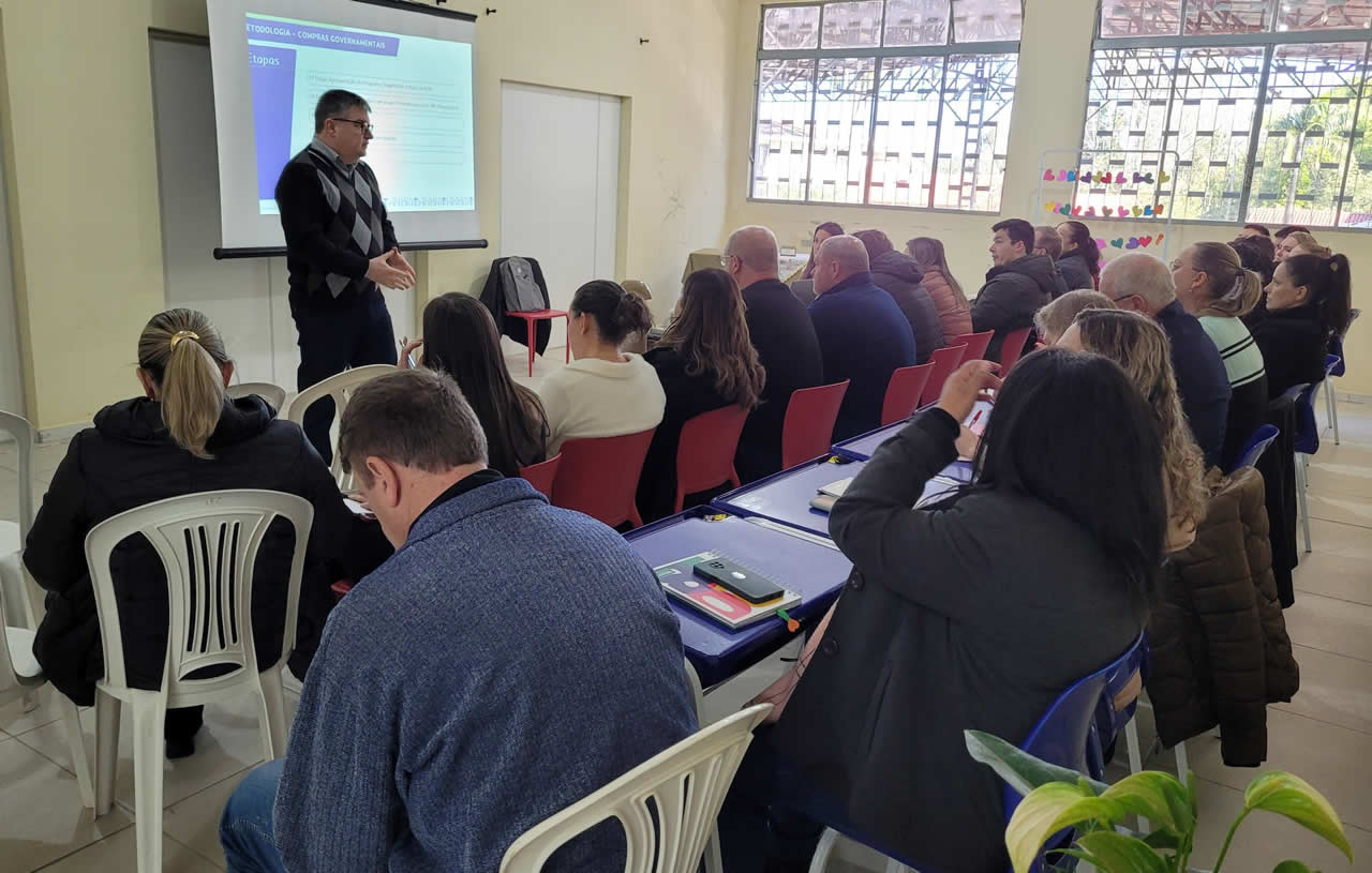 Cidade Empreendedora avança com foco em compras públicas e qualificação da gestão