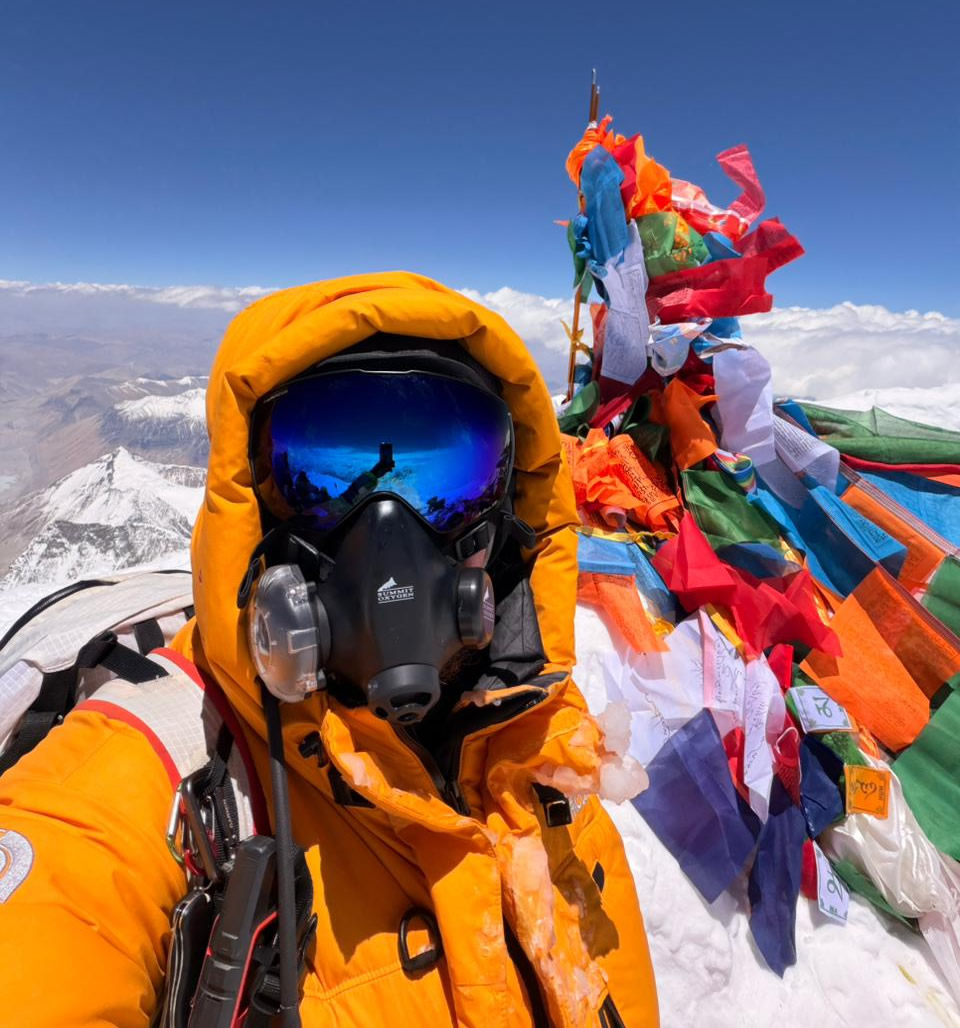 O topo do mundo tem um gaúcho: Roberto Lucchese conquista o Everest