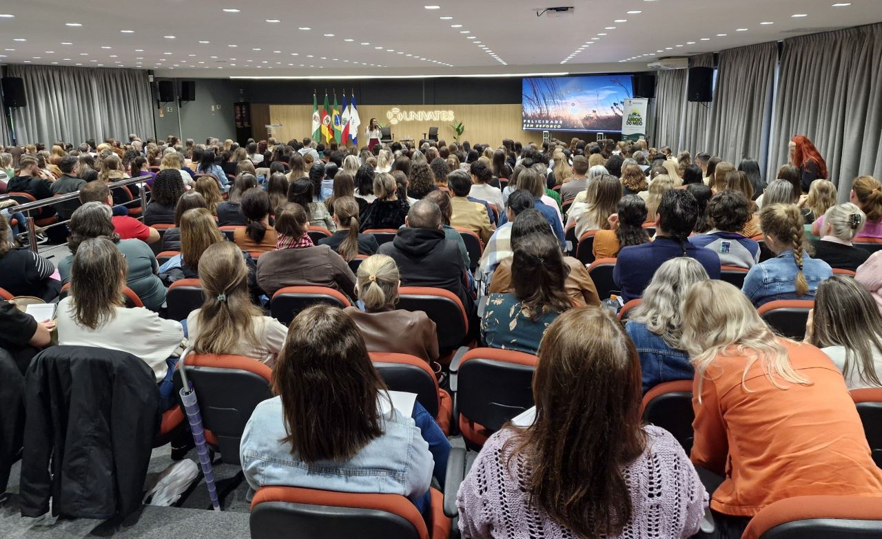 Formação, troca e valorização marcam a Parada Pedagógica da rede municipal de ensino