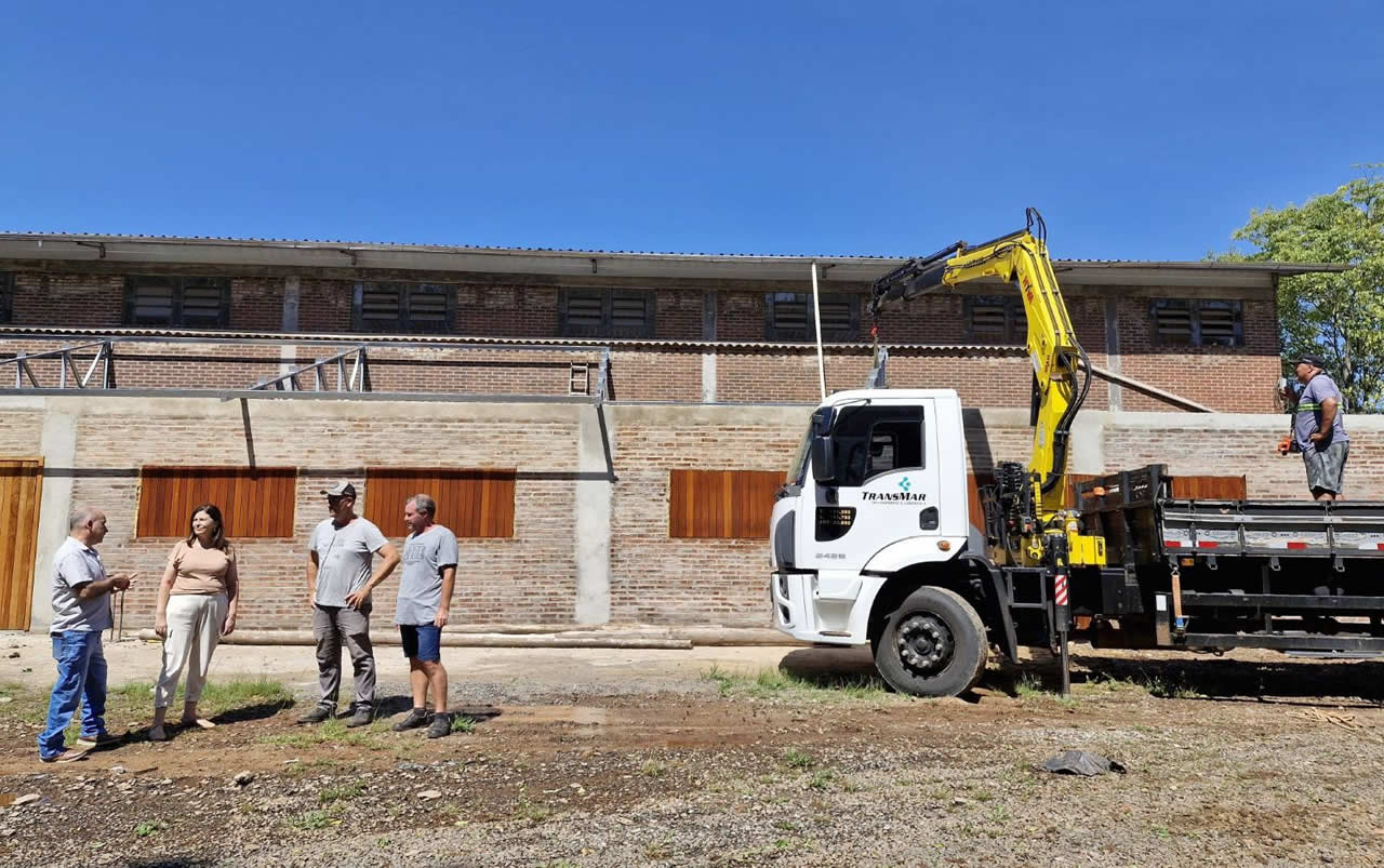 Reforma do CTG Querência do Arroio do Meio está em fase final e obras de pontes avançam