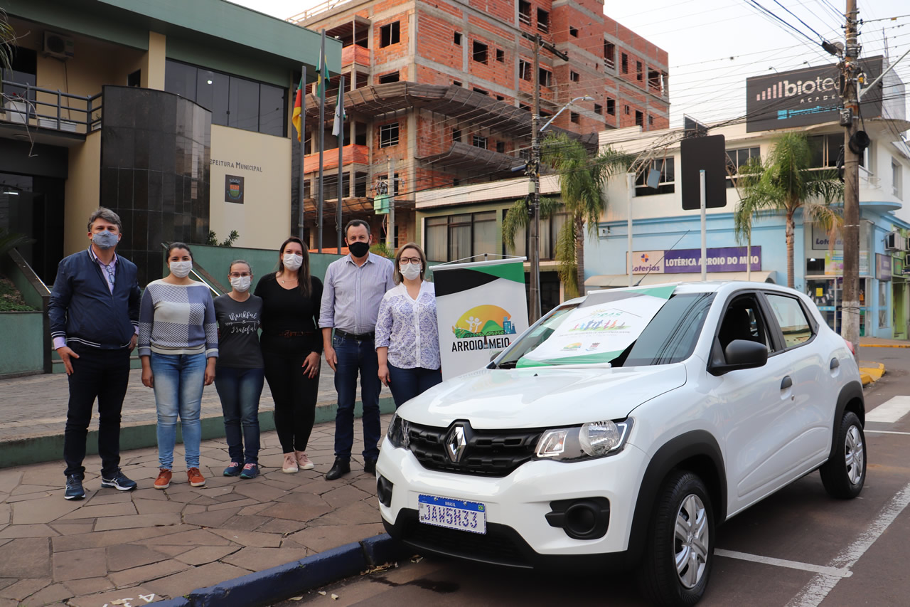 Município adquire veículo para a Assistência Social