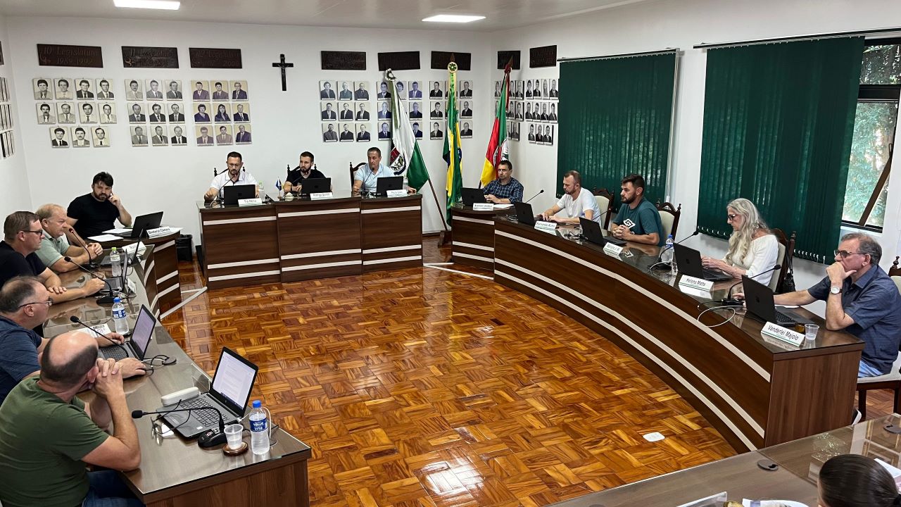 Câmara de Arroio do Meio aprova pacote de projetos em sessão extraordinária