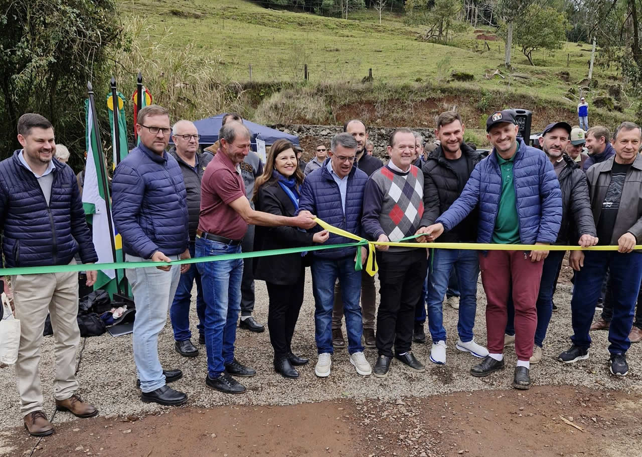 Ponte do Tico-Tico é entregue à comunidade e marca nova etapa da reconstrução