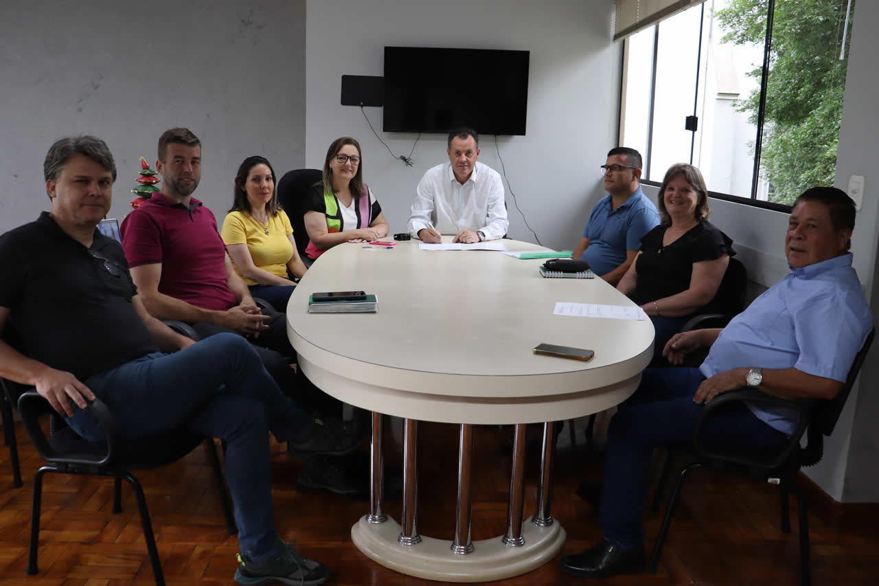 Arroio do Meio assina contrato para reforma de postos de saúde e escolas atingidas pela enchente