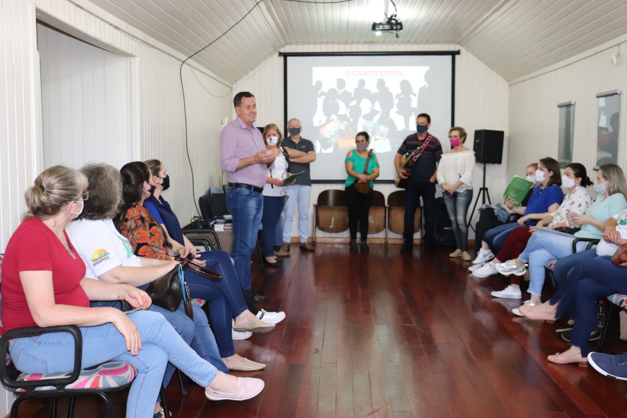 Evento marca a retomada do canto coral nas escolas