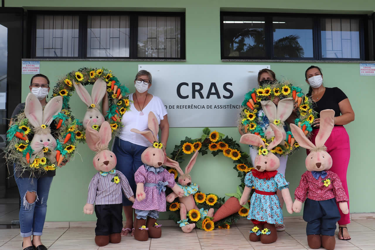 Artesãs iniciam a confecção de peças para a decoração de Páscoa