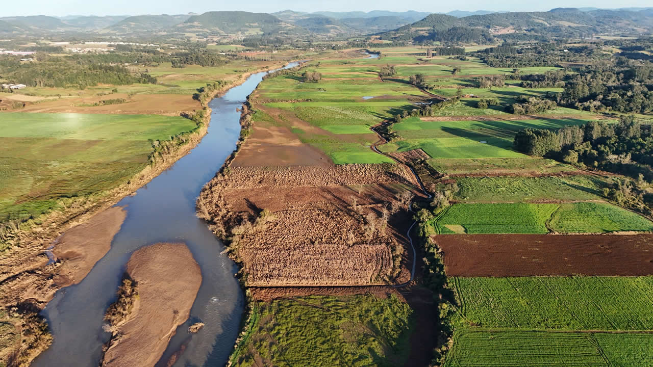 Reabertura de canal de drenagem melhora acesso e possibilita retomada do plantio