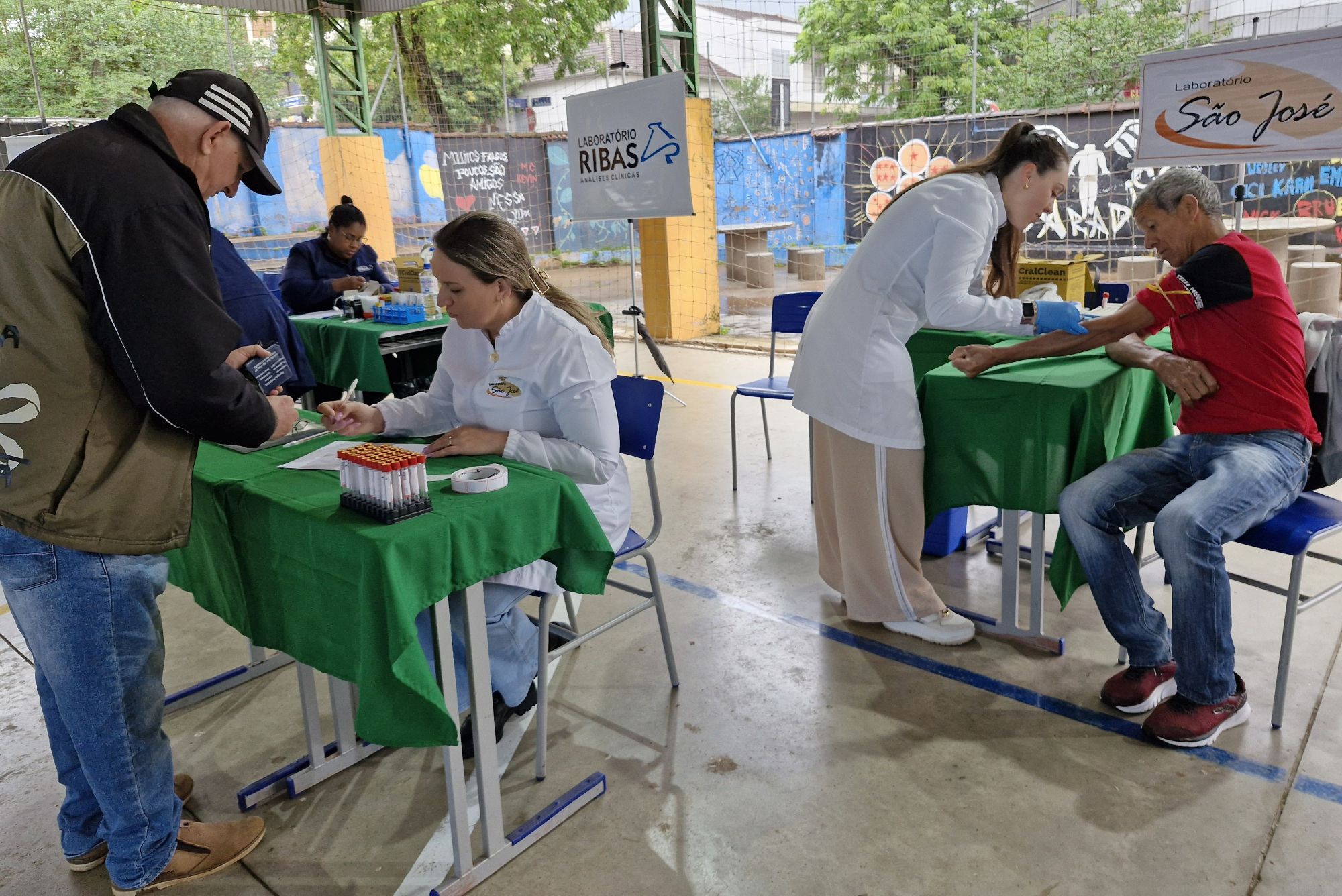 Feira Municipal da Saúde mobiliza comunidade em manhã de cuidado e prevenção
