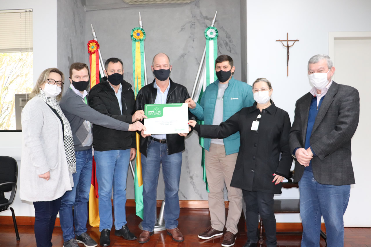 Sicredi doa R$ 50 mil para a obra da UTI