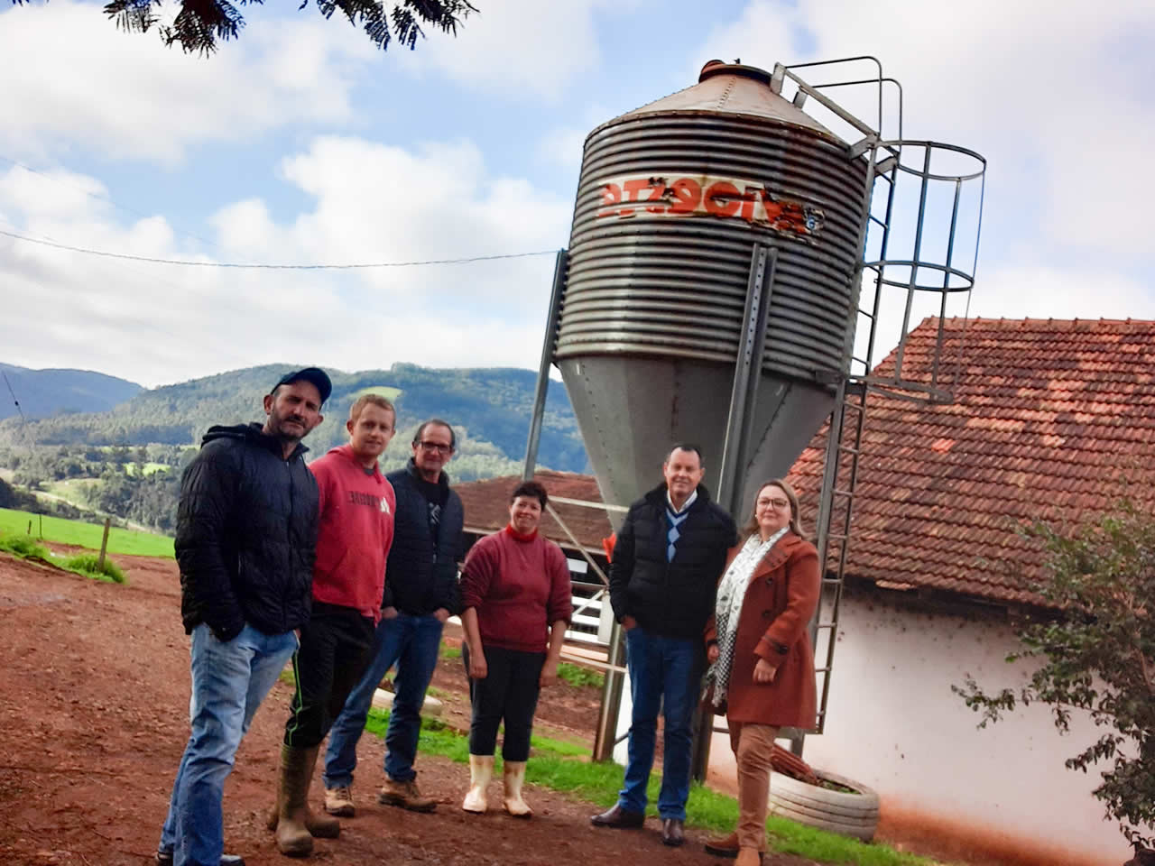 Prefeito e vice visitam empreendimento da família Gerhard em Arroio Grande