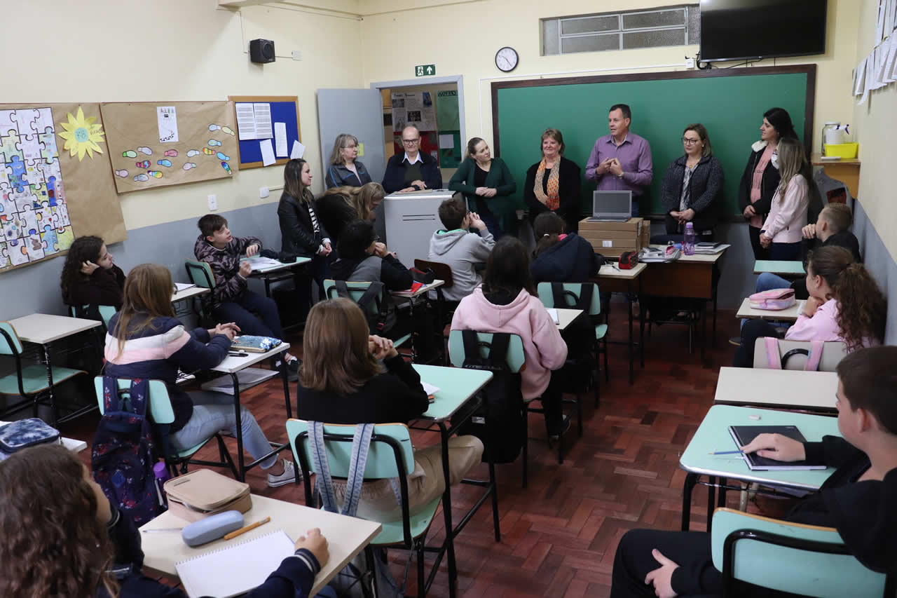 Escolas municipais recebem 390 Chromebooks