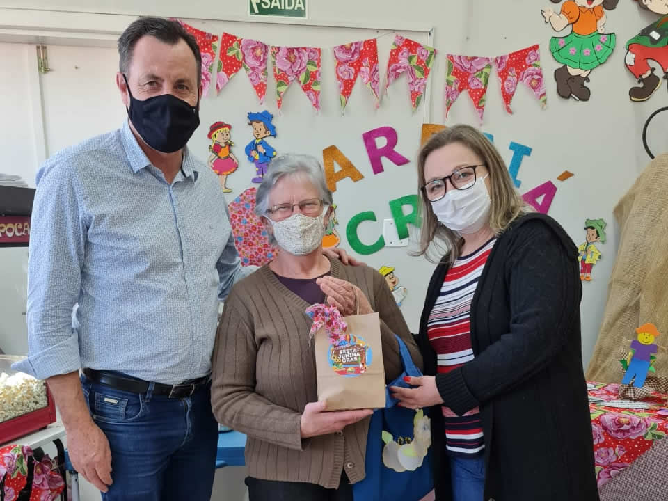 Cras promove festa junina em formato drive-thru