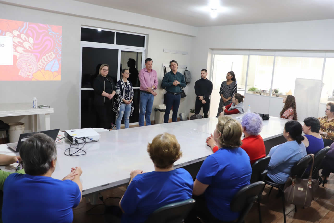 Grupos de convivência recebem atividades alusivas à Semana do Idoso