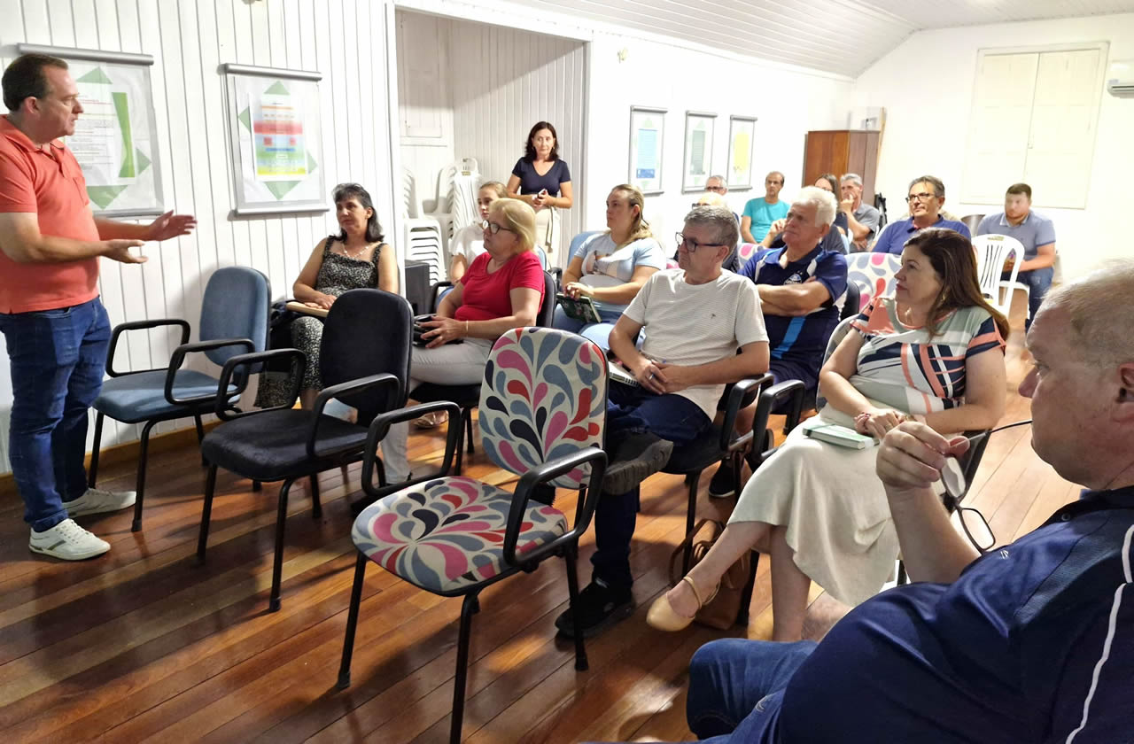 Reunião comunitária define data da Feira Gastronômica