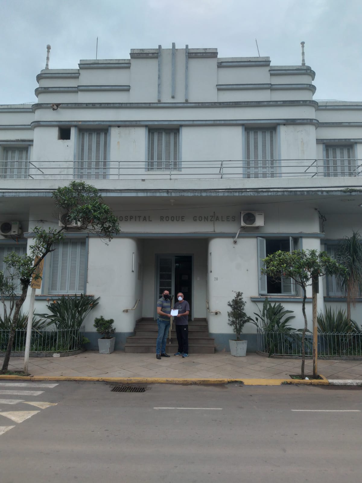 Rede de Farmácias São João faz doação de R$ 20 mil para hospital e 6,4 mil absorventes para escolas públicas